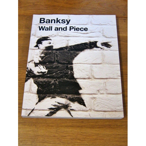 646 - A collection of books relating to art and art history, to include Banksy, William Morris and Chagall... 