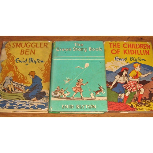 650 - Library of Enid Blyton novels, magazines and annuals
39/162 editions of Enid Blyton's Magazine which... 