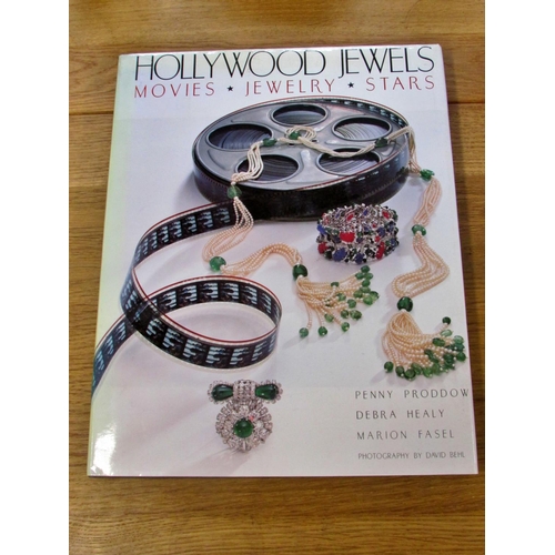 660 - An extensive collection of reference books relating to jewellery, gemstones, gold, silver, ceramics,... 