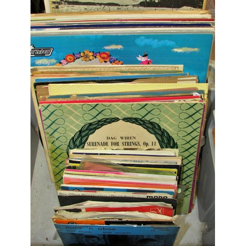 661 - An extensive collection of classical records, LPs / 78s / singles to include Mozart, Handel, Dvorak,... 