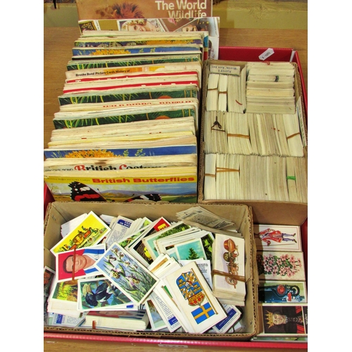 679 - A large collection of Brooke Bond tea cards, about 40 albums (incomplete) and a large box of unsorte... 