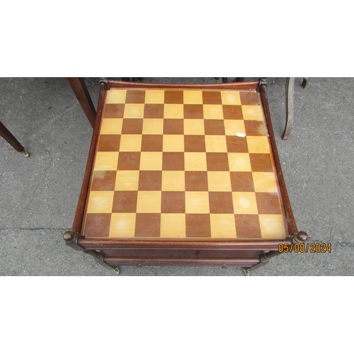 1184 - A Georgian style Pembroke with butterfly shaped wings, a Georgian style games table with chequer boa... 