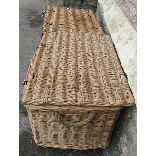 1288 - Two old large country house wicker hampers, one with rope carrying handles (2)