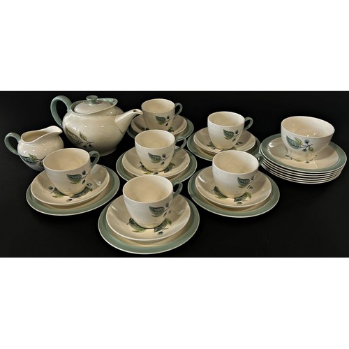 17 - A collection Wedgwood Woodbury pattern tea and dinner wares