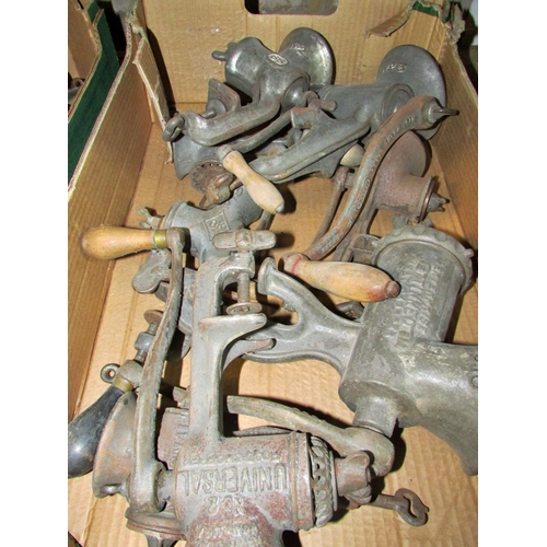 1161 - A large quantity of old domestic mincers, slicers, etc