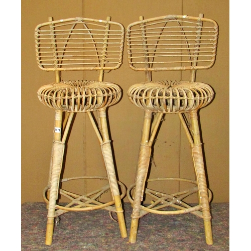 1178 - A pair of high woven bar/counter stools/chairs, 101cm high