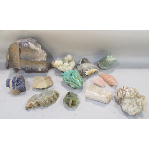 473 - A quantity of rock crystals and rock specimens including examples of Malachite, Sodalit, Aragonit, e... 