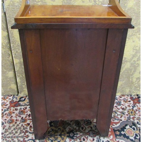 1480 - A good quality walnut smokers cabinet, attributed to Shapland & Petter, the front elevation enclosed... 