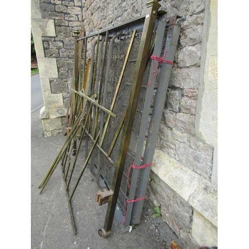 1563A - An Edwardian brass 4’ 6” (standard double) bedstead, with square cut rails, complete with folding ba... 