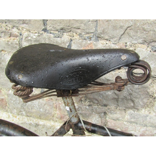 1041 - A vintage Raleigh bicycle with sprung Brooks leather saddle (af)