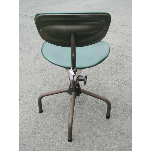 1149 - A vintage industrial office chair