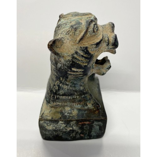 556 - A bronze seal with tiger head mount on a square cut base 8.5cm high x 5cm base