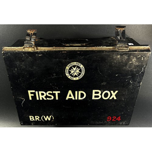 560 - British Railway / Medical Interest: A 20th century B.R (British Railways) St John Ambulance Associat... 