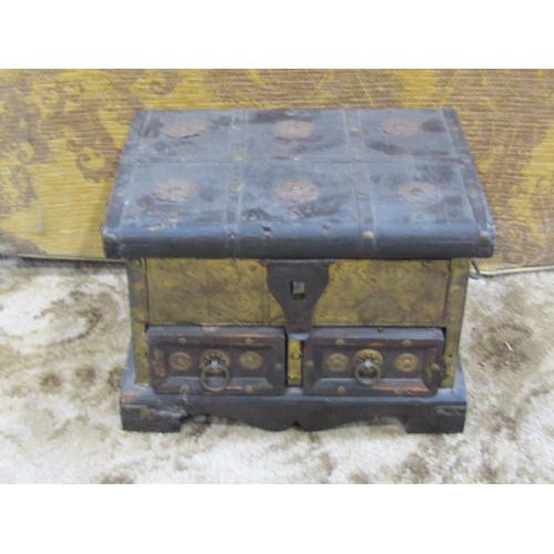 1403 - A miniature mounted hardwood chest / jewellery box with hinged cover and a matched pair of drawers, ... 