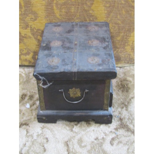 1403 - A miniature mounted hardwood chest / jewellery box with hinged cover and a matched pair of drawers, ... 