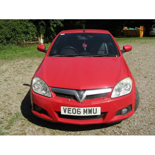 1140 - Private Local Vendor (retired and unable to drive) Vauxhall Tigra Exclusive REG: VE06 MWU, Red, petr... 