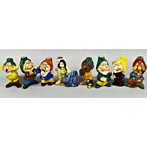 48 - A Snow White and The Seven Dwarves ceramic collection