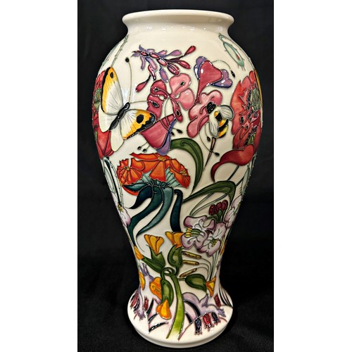 21 - A large Moorcroft 