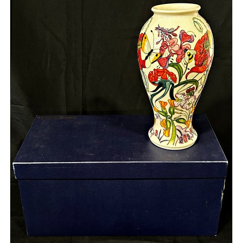 21 - A large Moorcroft 