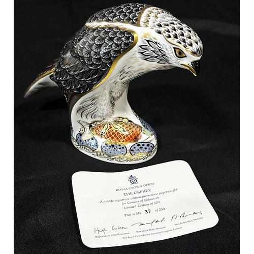 30 - A limited edition Crown Derby Osprey 37/350 with original box and certificate 15cm high