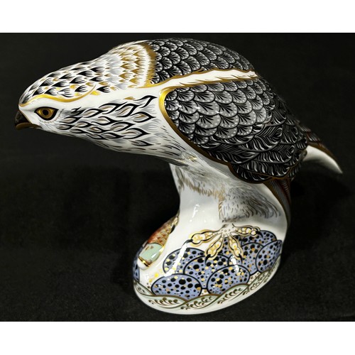 30 - A limited edition Crown Derby Osprey 37/350 with original box and certificate 15cm high