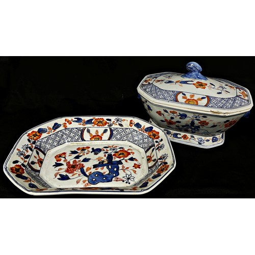 44 - Mixed ironstone china to include Wedgewood and Poonah, Imari examples, four plates, two oval dishes ... 