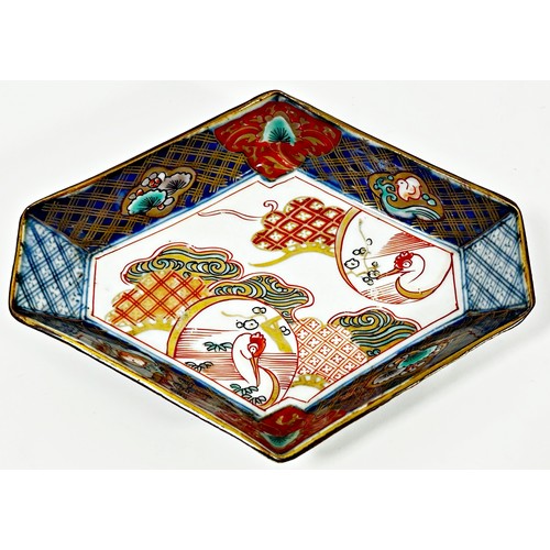 55 - A 19th century Imari dish of hexagonal form, 17cm maximum diameter