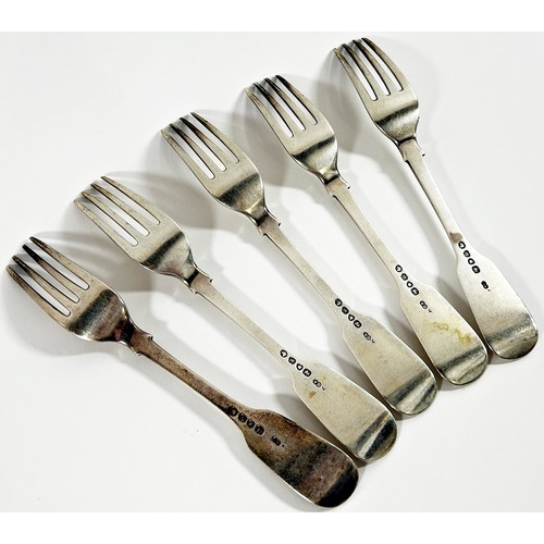 277 - Five Victorian silver forks, London 1846, maker Chawner & Co, 13.6oz.