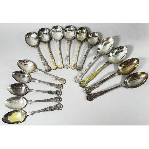 199 - A quantity of King’s pattern silver plated flatware consisting of twelve main forks, seventeen side ... 