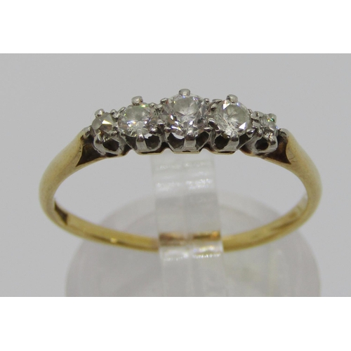 313 - 18ct graduated five stone diamond ring, largest stone 0.15ct approx, maker 'M&W', size O/P, 1.8g