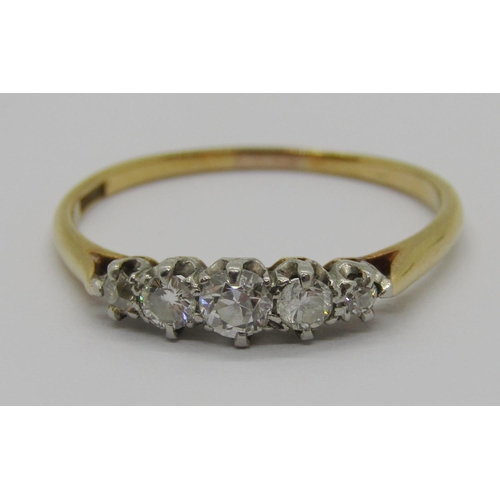 313 - 18ct graduated five stone diamond ring, largest stone 0.15ct approx, maker 'M&W', size O/P, 1.8g