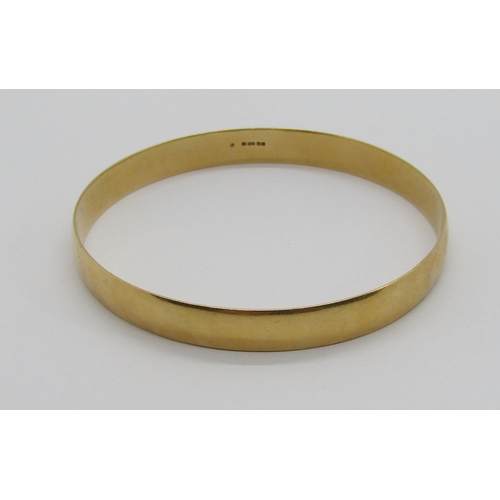 341 - 18ct solid plain gold bangle, maker 'BJ', London 1990, 32.5g