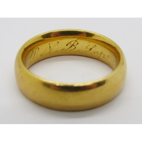 384 - 22ct wedding ring, size J/K, 8g (inscribed)