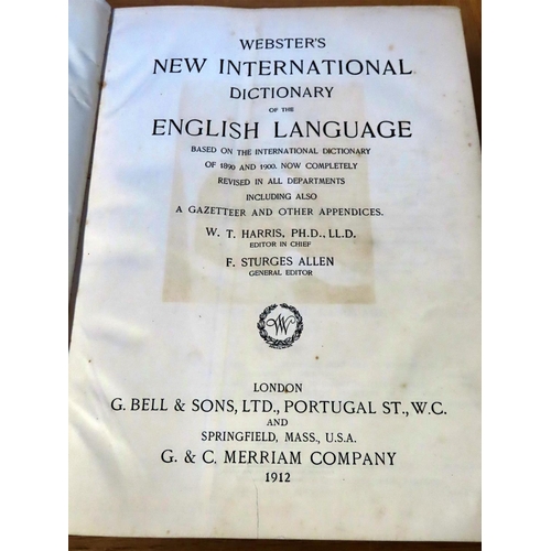 810 - Historical interest library to include Webster's New International Dictionary (2 volumes) (1912), Ev... 