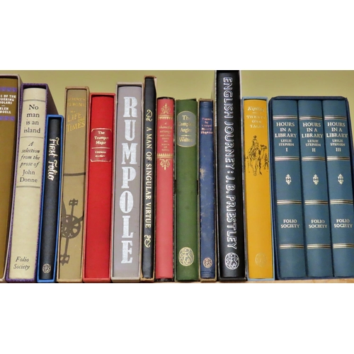 831 - A Folio Society collection of books, mainly literature and reference (35)