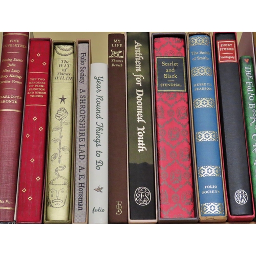 831 - A Folio Society collection of books, mainly literature and reference (35)