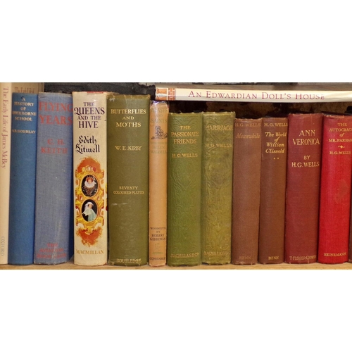 847 - A mixed library of books to include a number of works by H G Wells, Badminton Library on Cricket, so... 