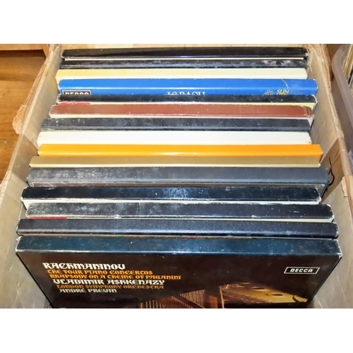 870 - A collection of classical albums featuring Chopin, Elgar, Beethoven, Manotvani and others (40) toget... 