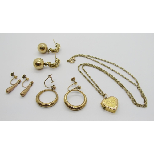 399 - Collection of vintage 9ct jewellery comprising a heart shaped locket necklace and three pairs of ear... 