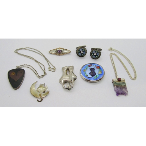 412 - Small group of vintage silver jewellery to include a Scandinavian inlaid pendant necklace in the for... 