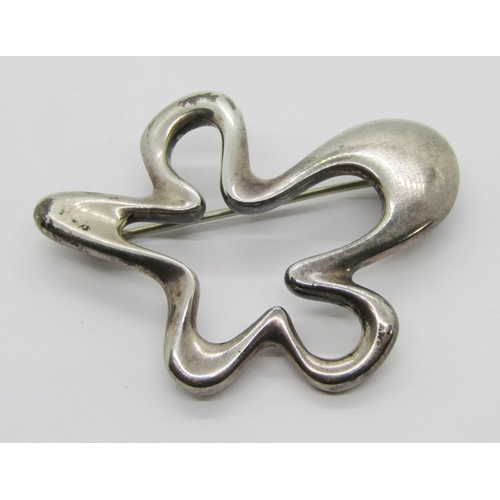 418 - Georg Jensen silver 'Splash' brooch designed by Henning Koppel, no.321, 4.7cm W approx