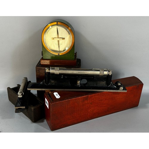 667 - A WWI military Silvertown Galvanometer  No 4027 1918, used to detect Morse code, housed in a wooden ... 