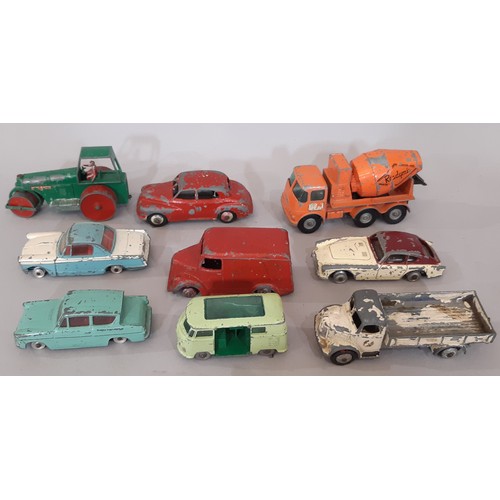 897 - A collection of unboxed model vehicles, mostly Lesney Matchbox toys, others by Dinky, Hot Wheels etc... 