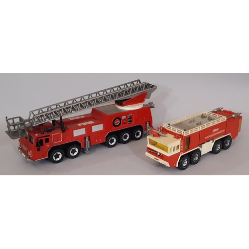 900 - A collection of unboxed Fire Service vehicles including large models by Corgi, Metz, Solido, others ... 