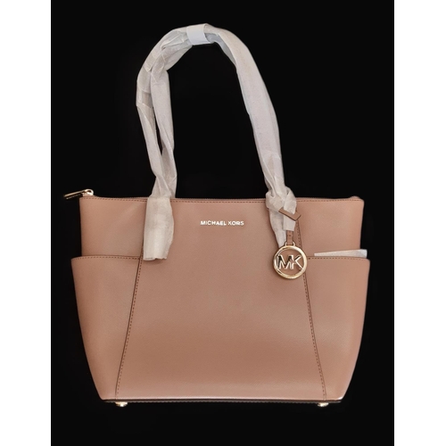 93 - Michael Kors 'Jet Set' large Tote Bag in dark fawn leather with top zip closure, 2 straps, inner poc... 