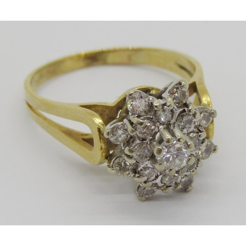 407 - 18ct diamond cluster ring, centre stone 0.20ct approx, size N/O, 4.5g