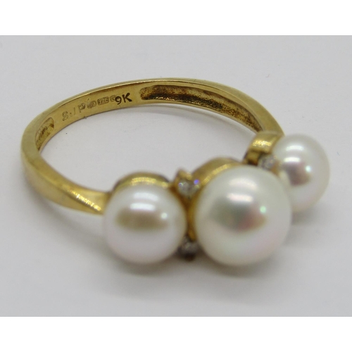 421 - Modern 9k pearl and diamond dress ring, size N, 2.8g, together with a collection of silver jewellery... 