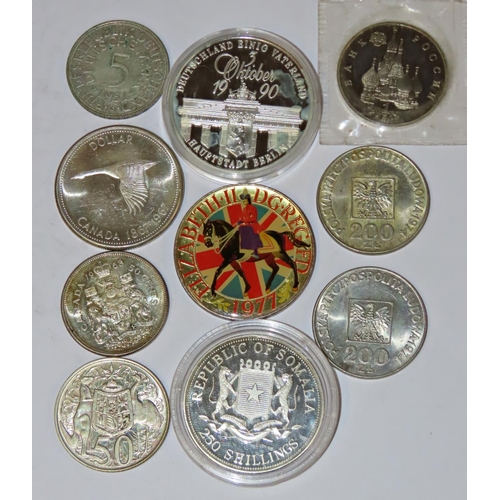 341 - Various silver coins to include Somalia 250 shillings, Berlin silver medal, enamelled silver jubilee... 