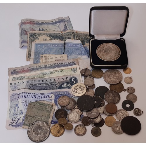 378 - Mixed coins, paper currency to include brooch mounted coins, tokens, etc