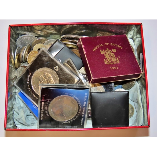 409 - A mixed collection of British and worldwide coins, to include a boxed 1951 Festival Of Britain Five ... 